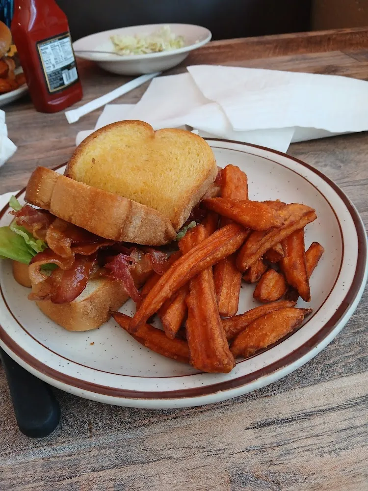 blt w Sweet Potato Fries